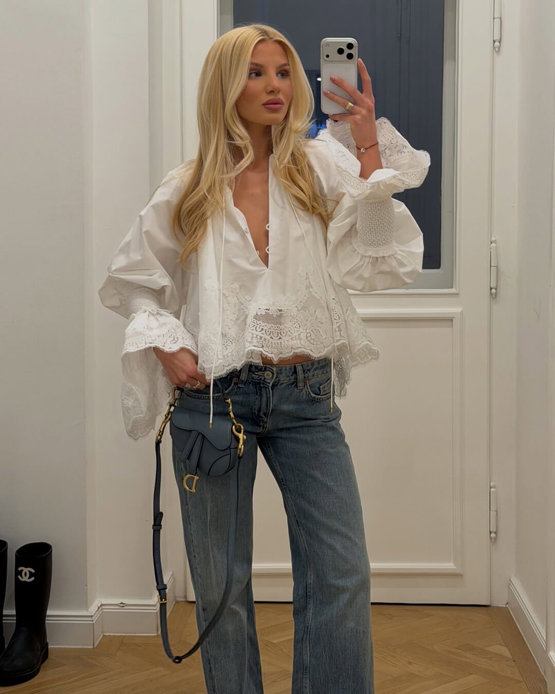 Annie blusa bordada con ribete de encaje