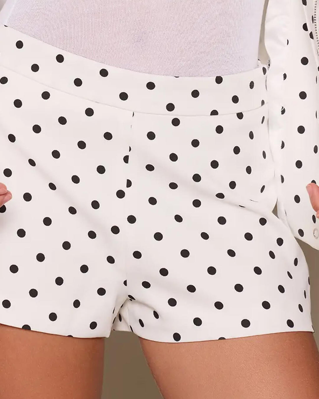 Shorts Jillian de lunares y tiro medio