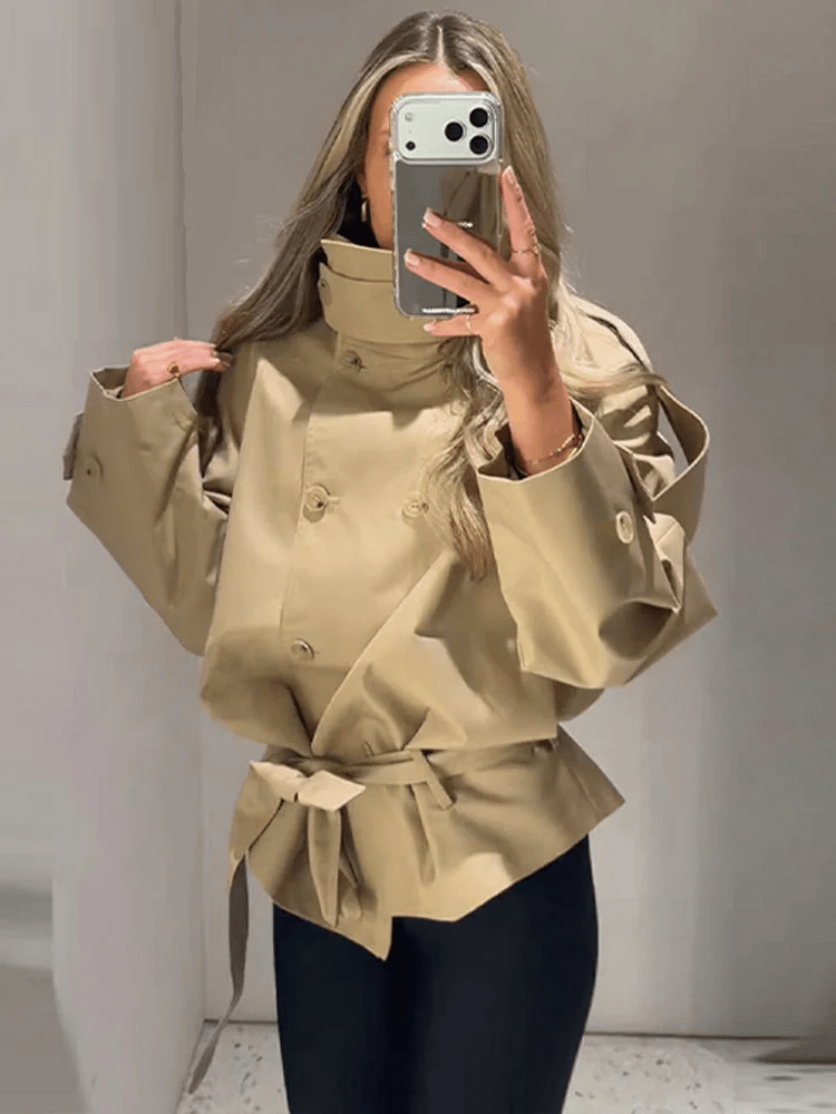 Gabardina Utility Corta Anna con Cuello Alto