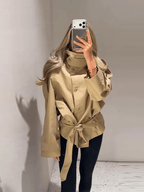 Gabardina Utility Corta Anna con Cuello Alto
