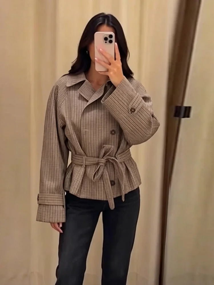 Abrigo trench con cinturón a cuadros Erica
