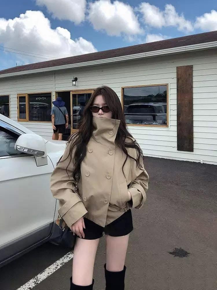 Trench corto utilitario Linda