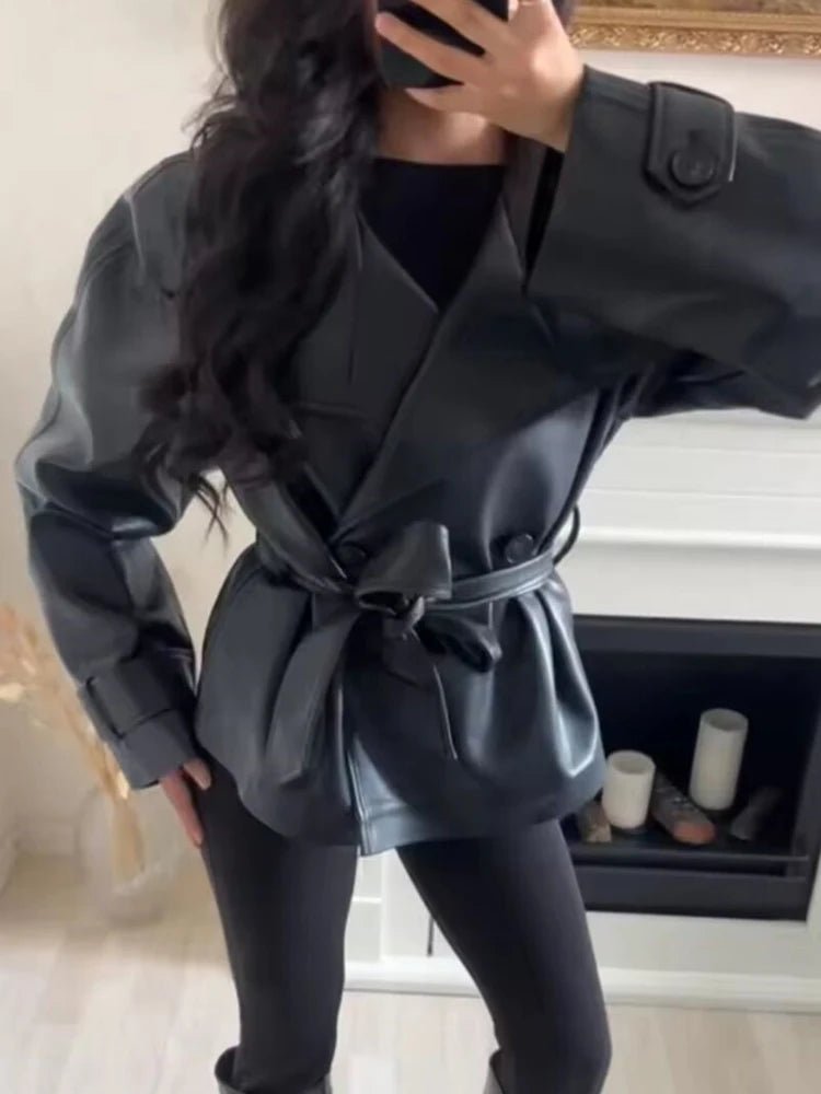 Abrigo trench con cordones y efecto piel sintética Nadia