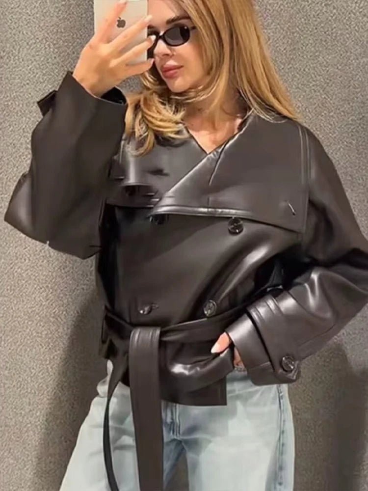 Abrigo trench con cordones y efecto piel sintética Nadia