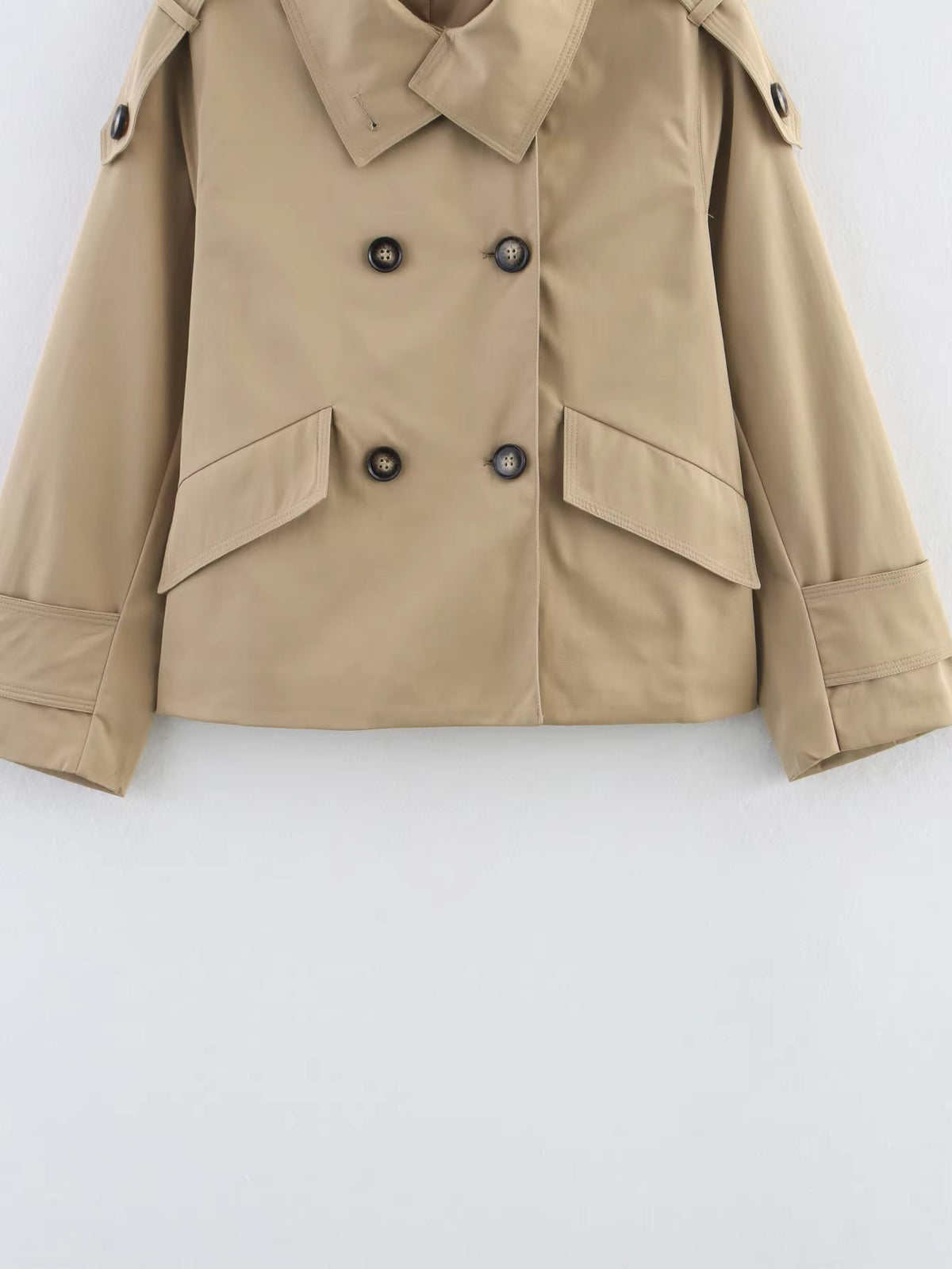 Sarah Gabardina Beige Abotonada de Doble Botonadura