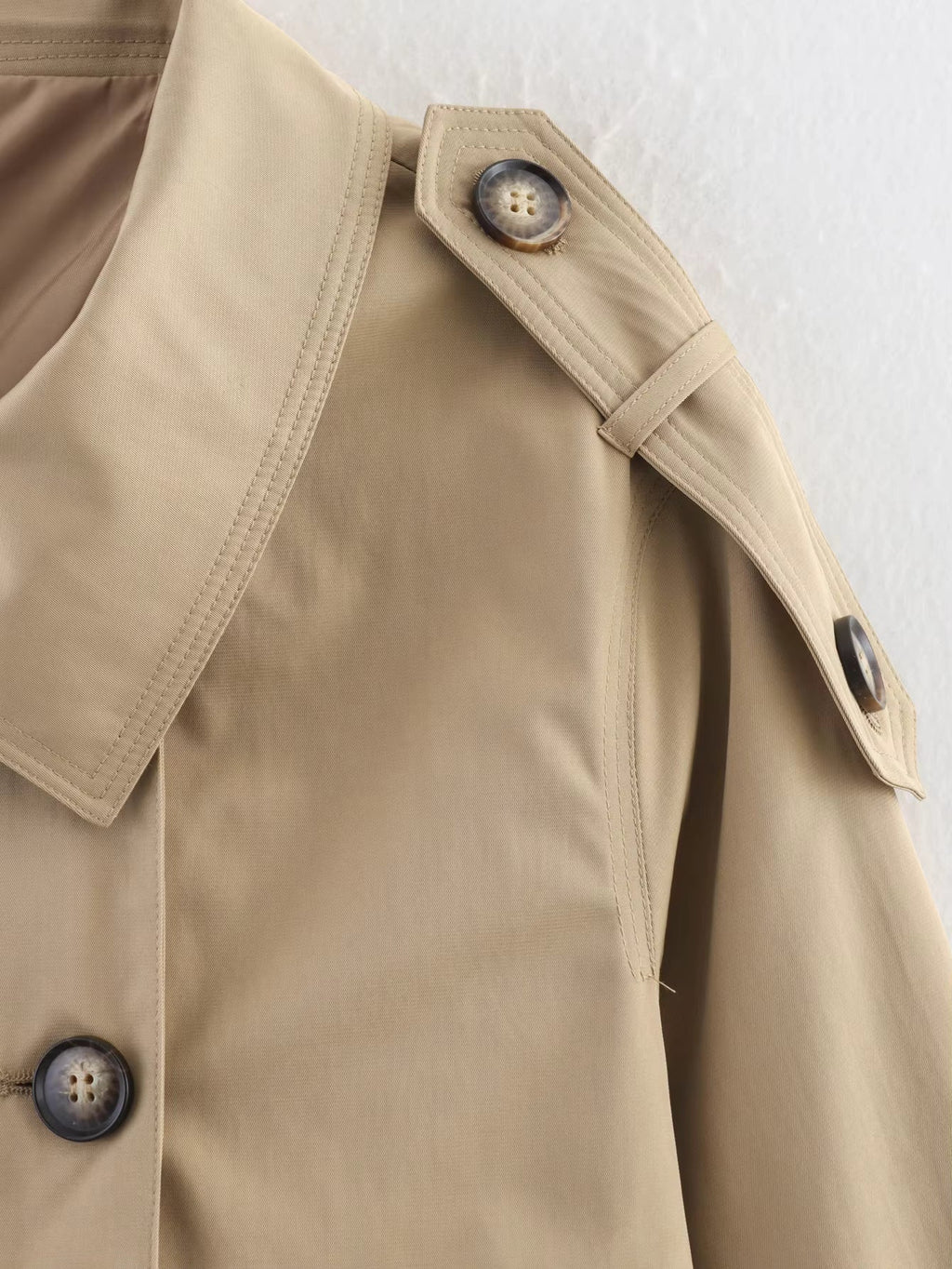 Sarah Gabardina Beige Abotonada de Doble Botonadura