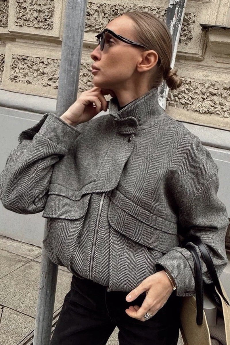 Abrigo Sarah de espiga con cuello alto
