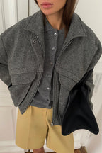Abrigo Sarah de espiga con cuello alto