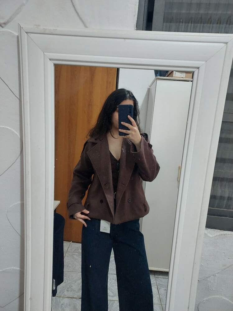 Sarah Abrigo con Cuello Alto