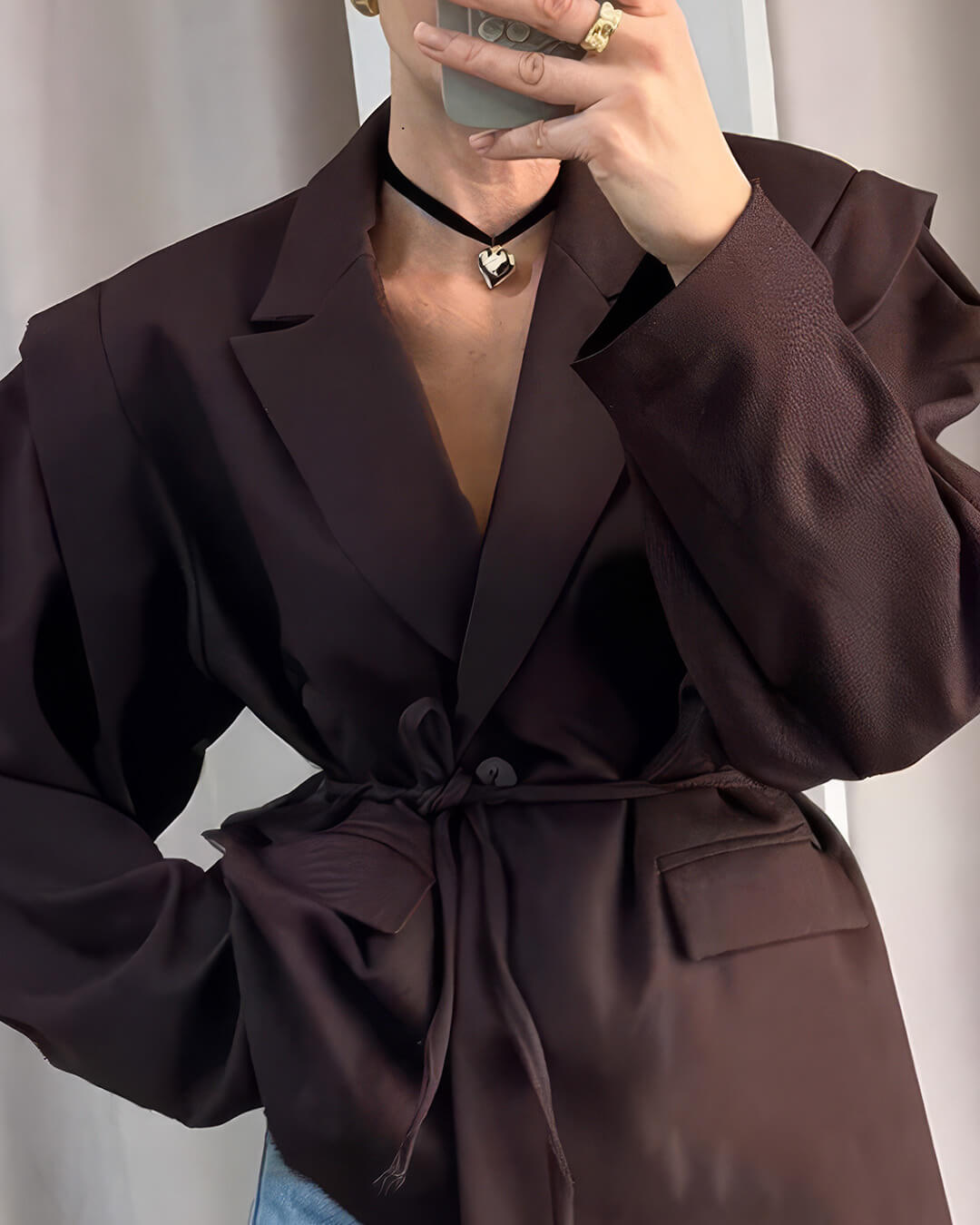 Blazer Leandra con cinturón y mangas anchas