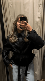 Chaqueta Tabitha de polipiel con cinturón