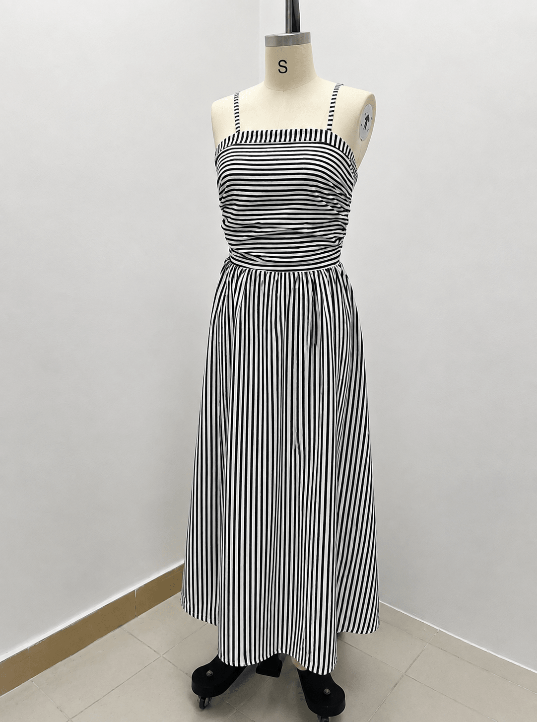 Airlin Vestido Maxi de Tirantes a Rayas con Fruncido