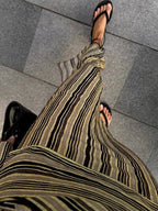 Vestido largo Amanda de rayas con escote en V