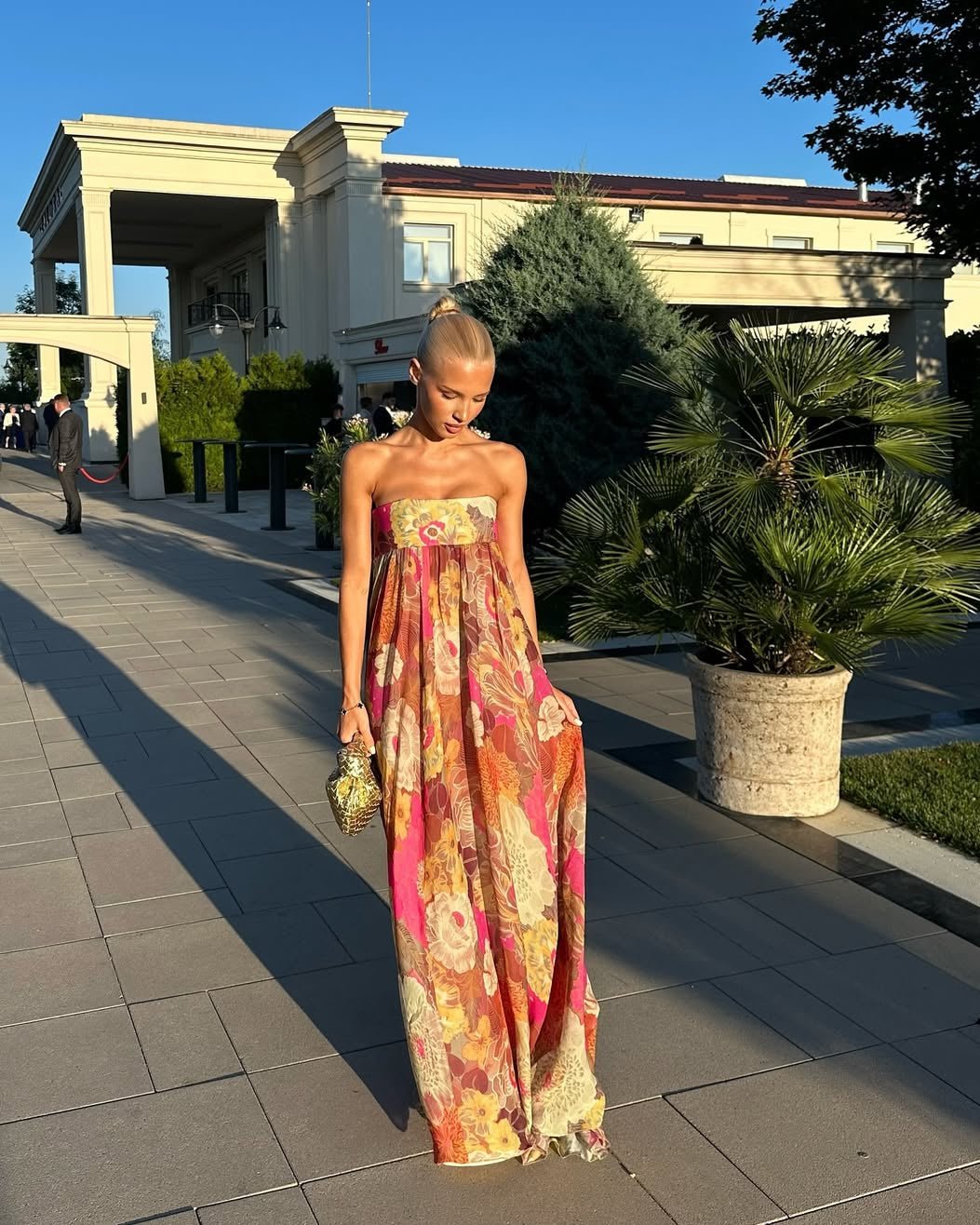 Amaya vestido maxi floral sin tirantes