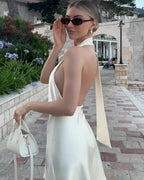 Bianca vestido mini de satén escote en la espalda