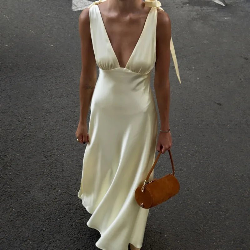 Sienna vestido maxi de satén con lazos en los tirantes