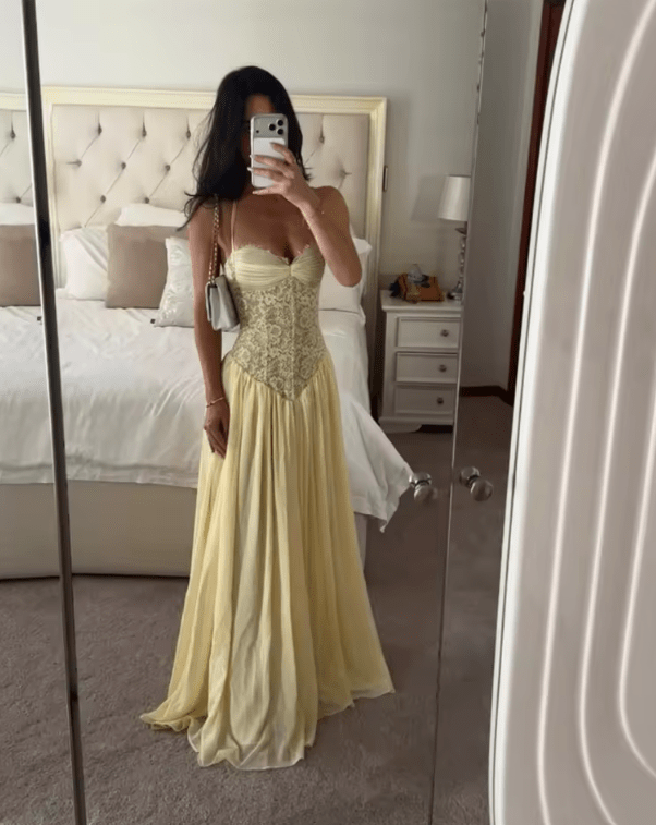 Gloria vestido maxi halter con corsé