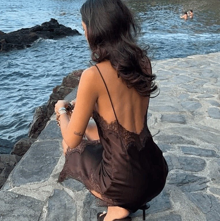 Vestido mini asimétrico de satén Kara