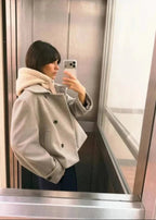 Chaqueta Amelie con Cuello Alto y Bolsillos