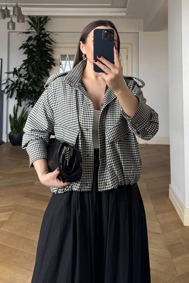 Bomber Emma con cuello alto y cuadros