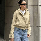 Chaqueta Jenny con Cuello Alto y Cremallera