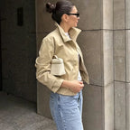 Chaqueta Jenny con Cuello Alto y Cremallera
