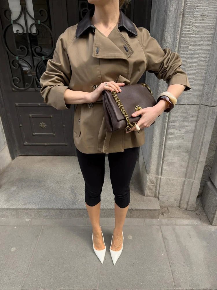 Monica Trench con Cuello en Contraste y Cinturón