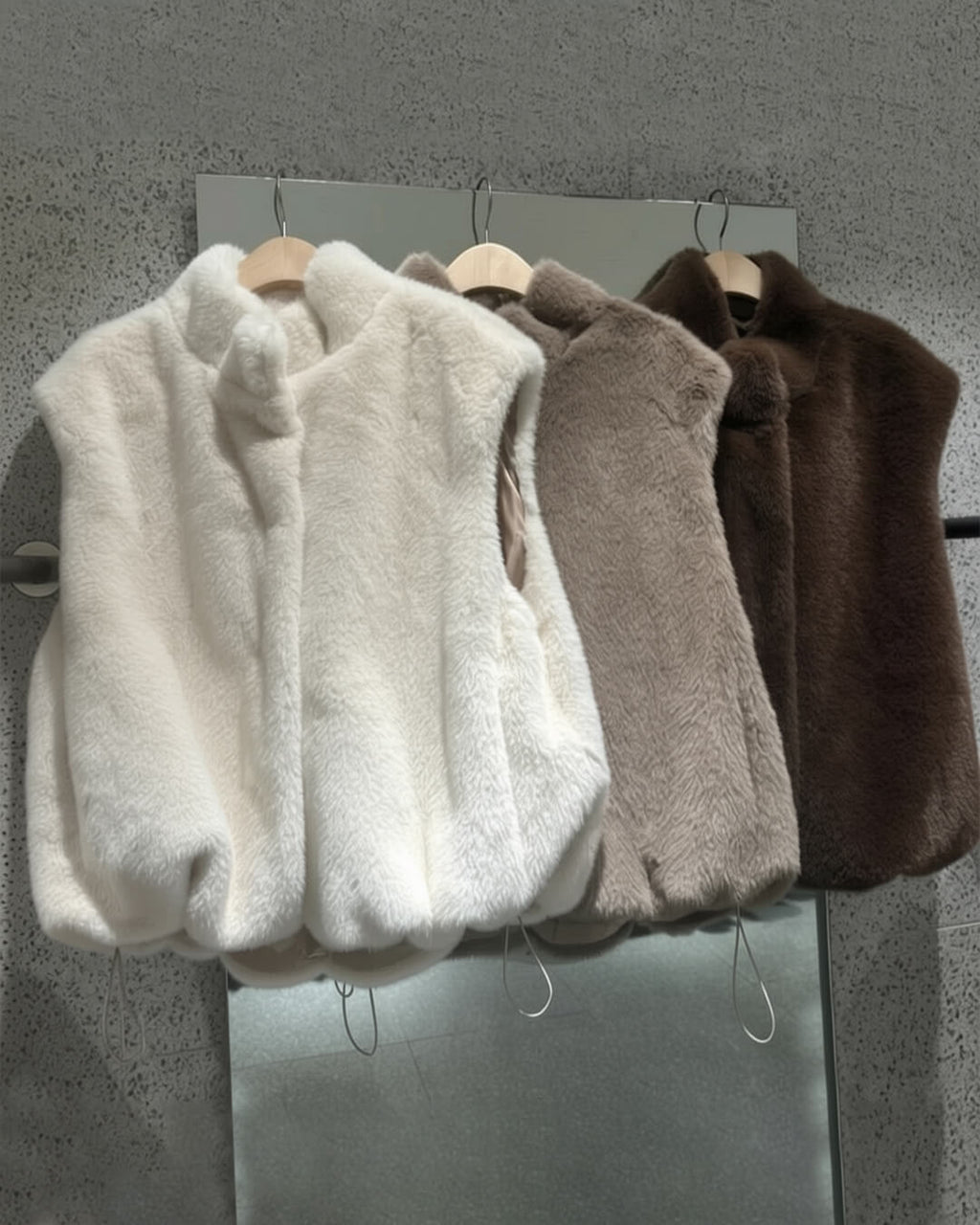 Chaleco de pelo sintético de cuello alto Amalia
