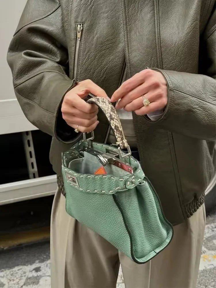 Cazadora bomber de polipiel Gina