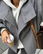 Chaqueta elegante Rosalia con cuello alto
