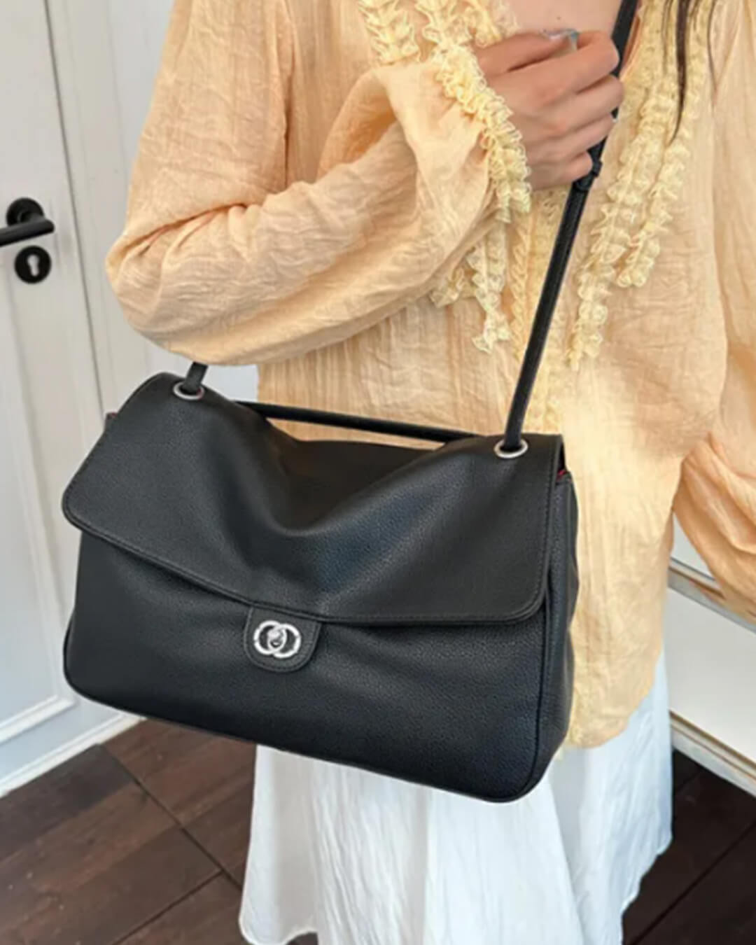 Bolso de solapa Josie con hebilla