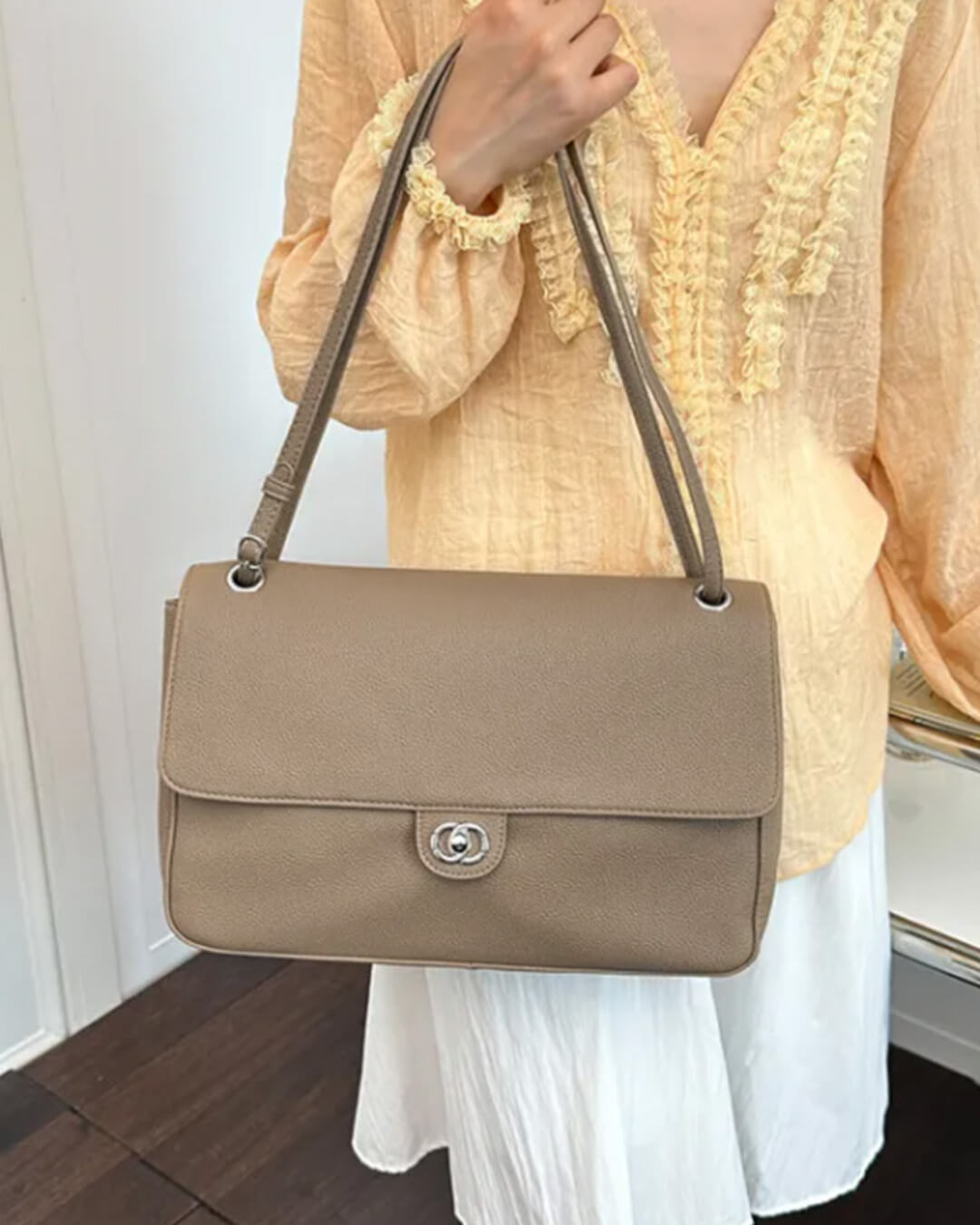 Bolso de solapa Josie con hebilla
