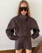 Conjunto Lara abrigo cropped en ante sintético y minifalda