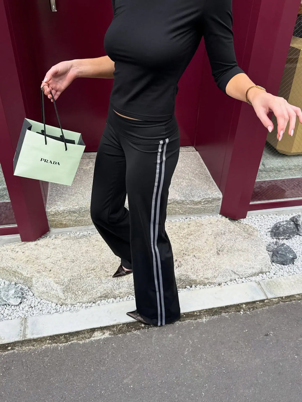 Charis pantalones de yoga acampanados de cintura baja