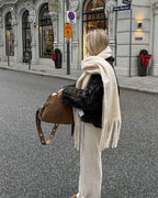 Bufanda de invierno con borlas Tanya