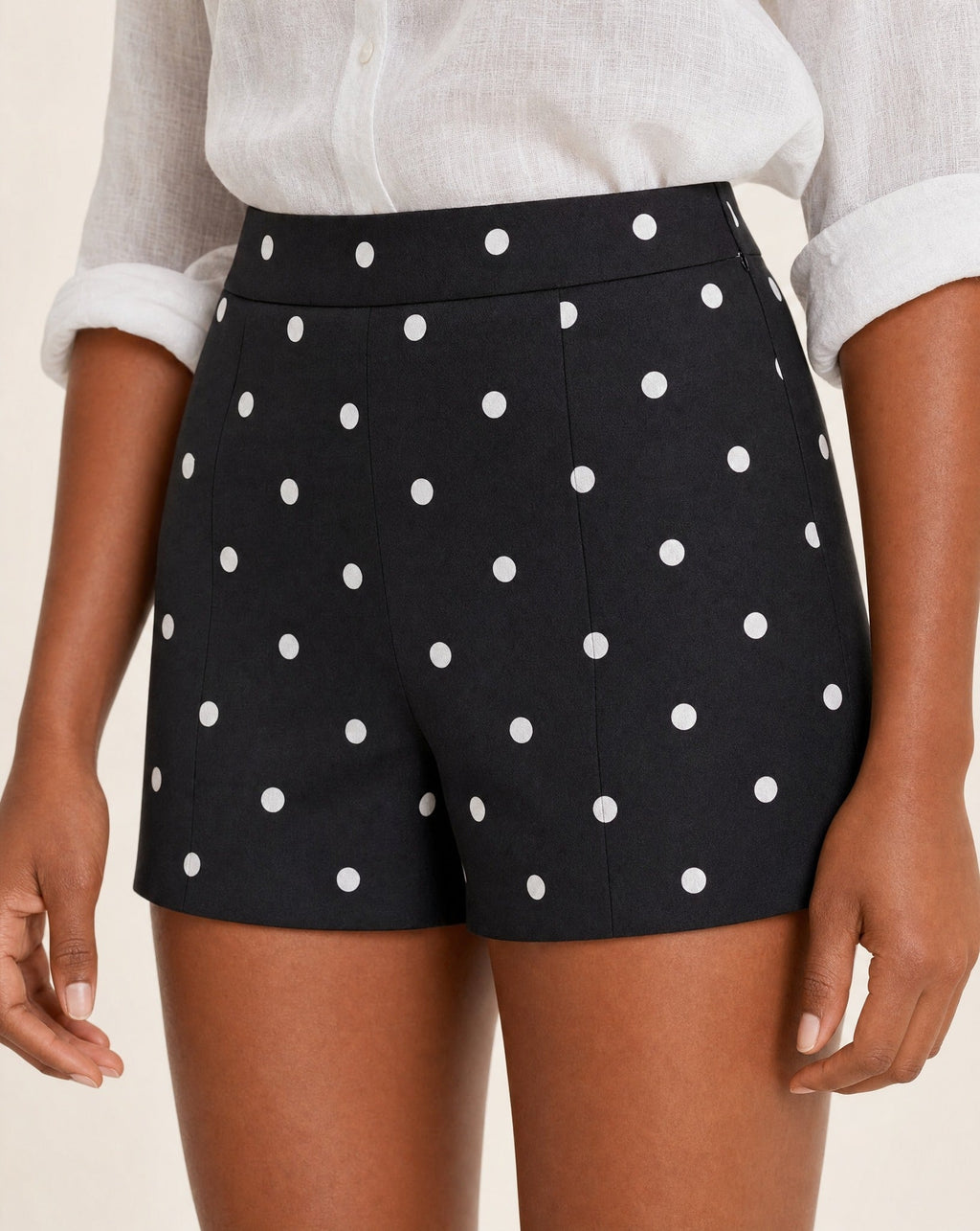 Shorts mini de lunares de talle alto Caroline
