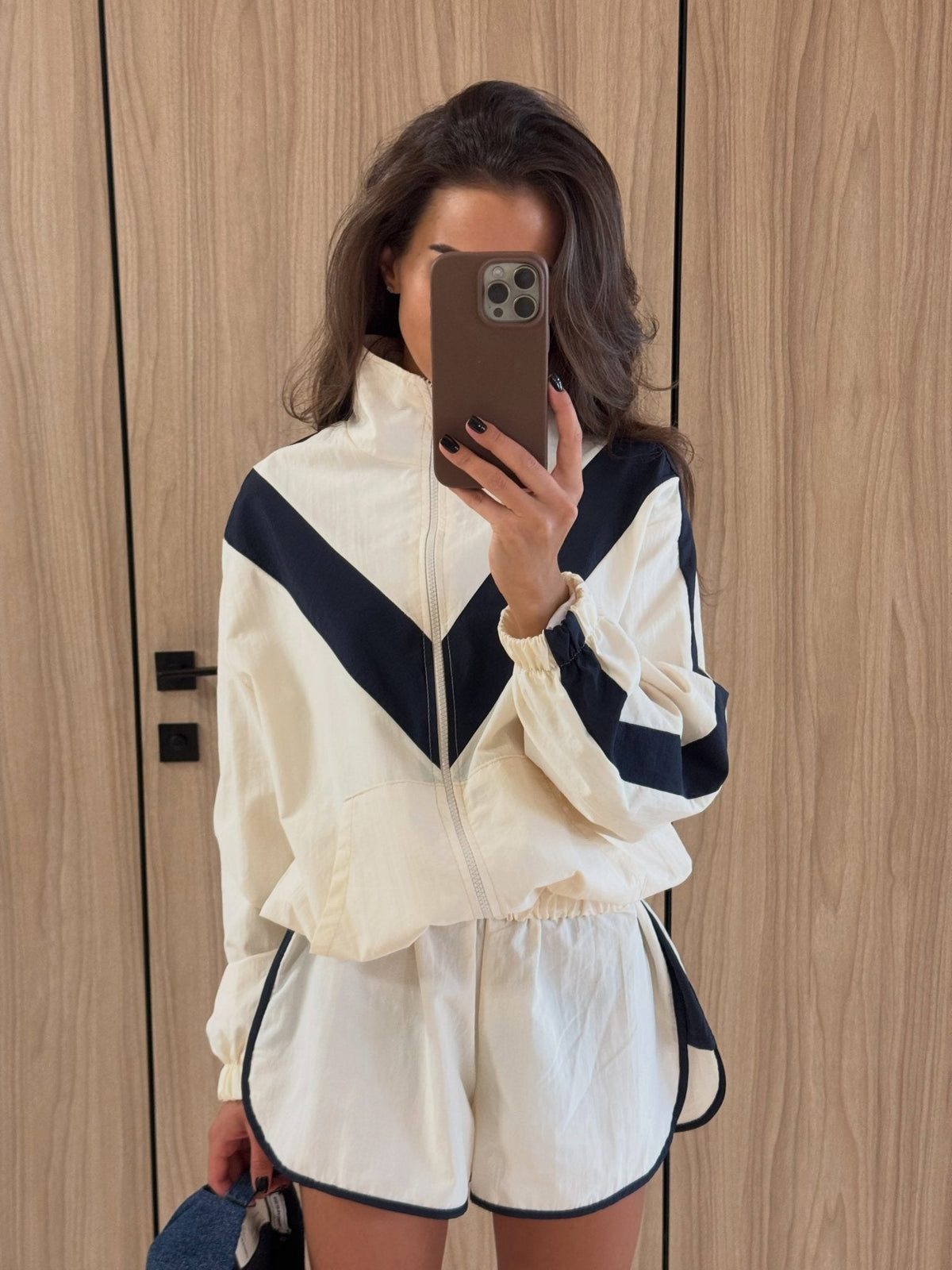 Ellen Conjunto de Cortavientos y Shorts Chevron