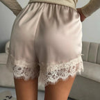 Pantalones cortos de satén con encaje Suzette