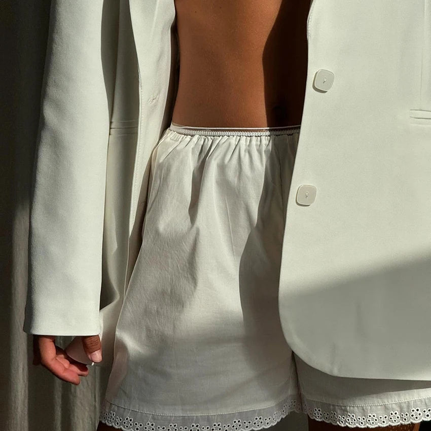 Natalie Pantalones Cortos Mini con Ribete de Encaje