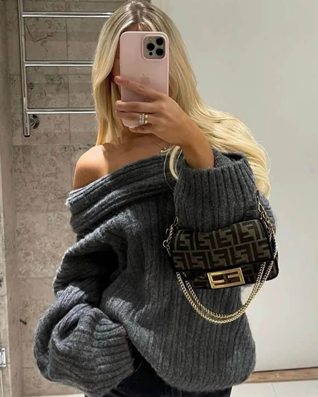 Aelwen jersey off-shoulder