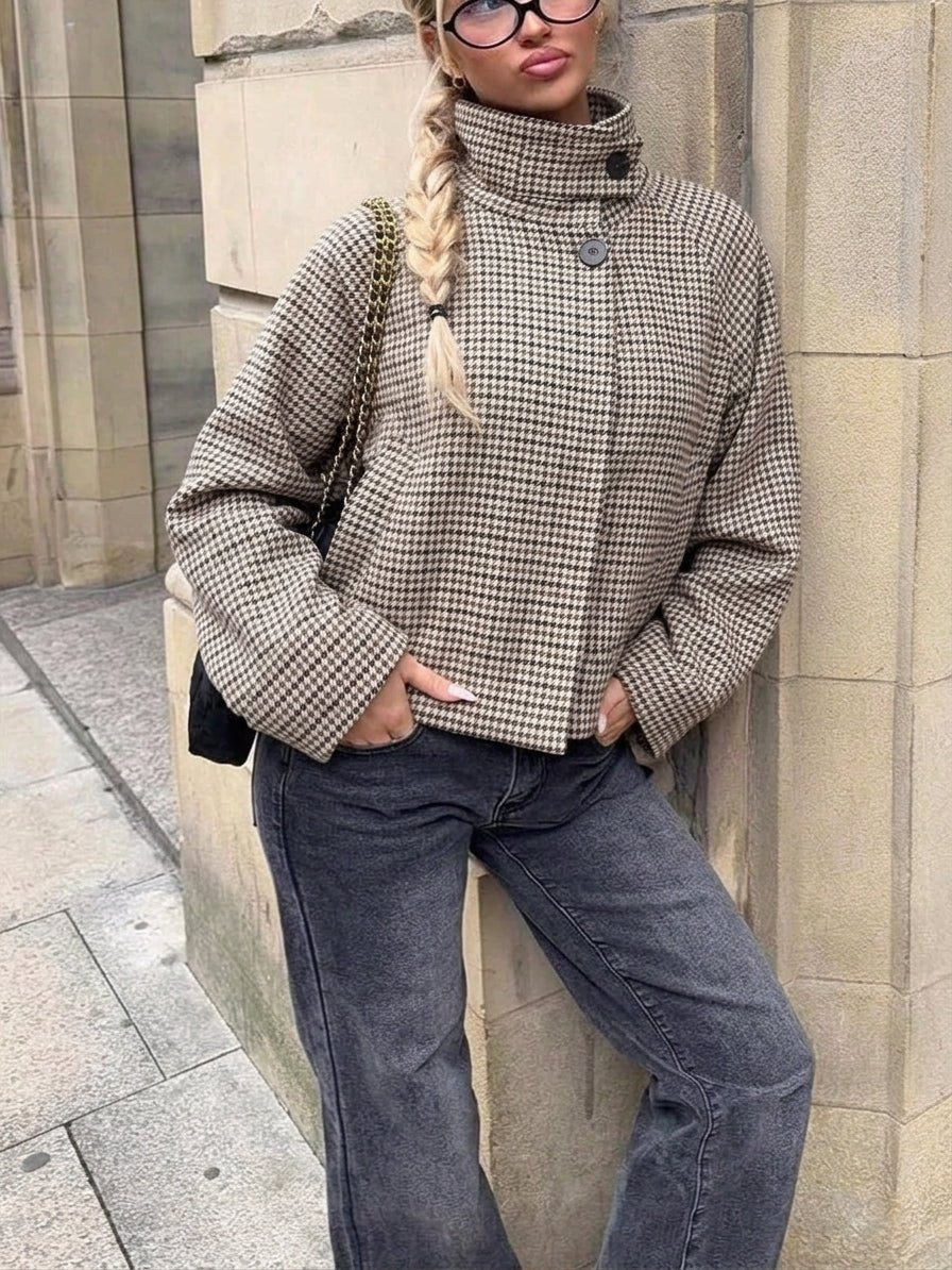Chaqueta corta Amelia con cuello alto y pata de gallo