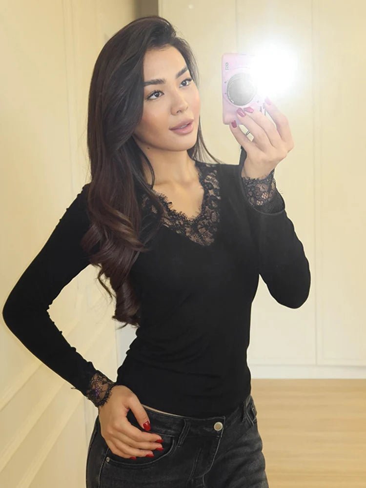 Top casual Miriam con encaje y escote en V