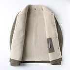 Chaqueta de hombre con cuello: calidez y estilo urbano moderno