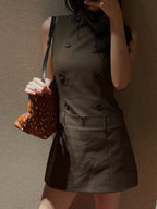 Vestido corto Helen sin mangas con cuello alto