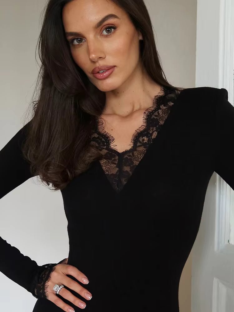Vestido mini ajustado de manga larga con ribete de encaje Nora