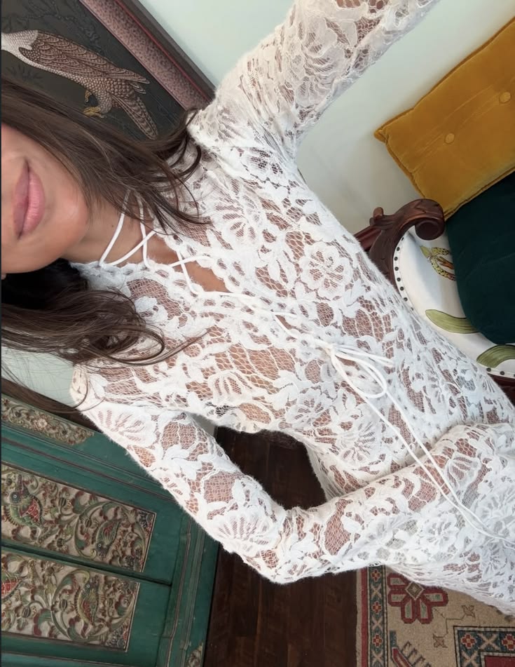 Vestido Rachel de encaje francés con lazo